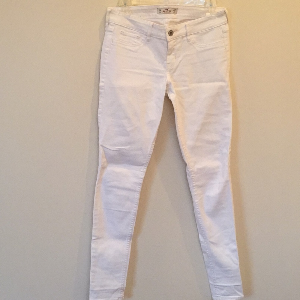 Crisp white skinny jeans